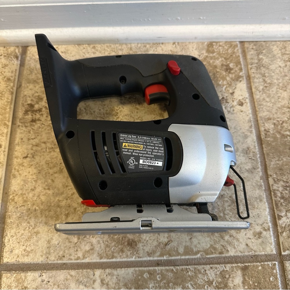 Craftsman 19.2v Cordless Orbital Jig Saw - Tool Only - Picture 7 of 8